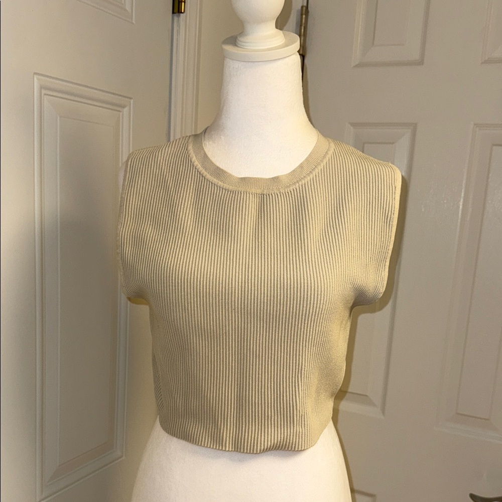 Aritzia Babaton sculpt Knit crop Top - Cream size large